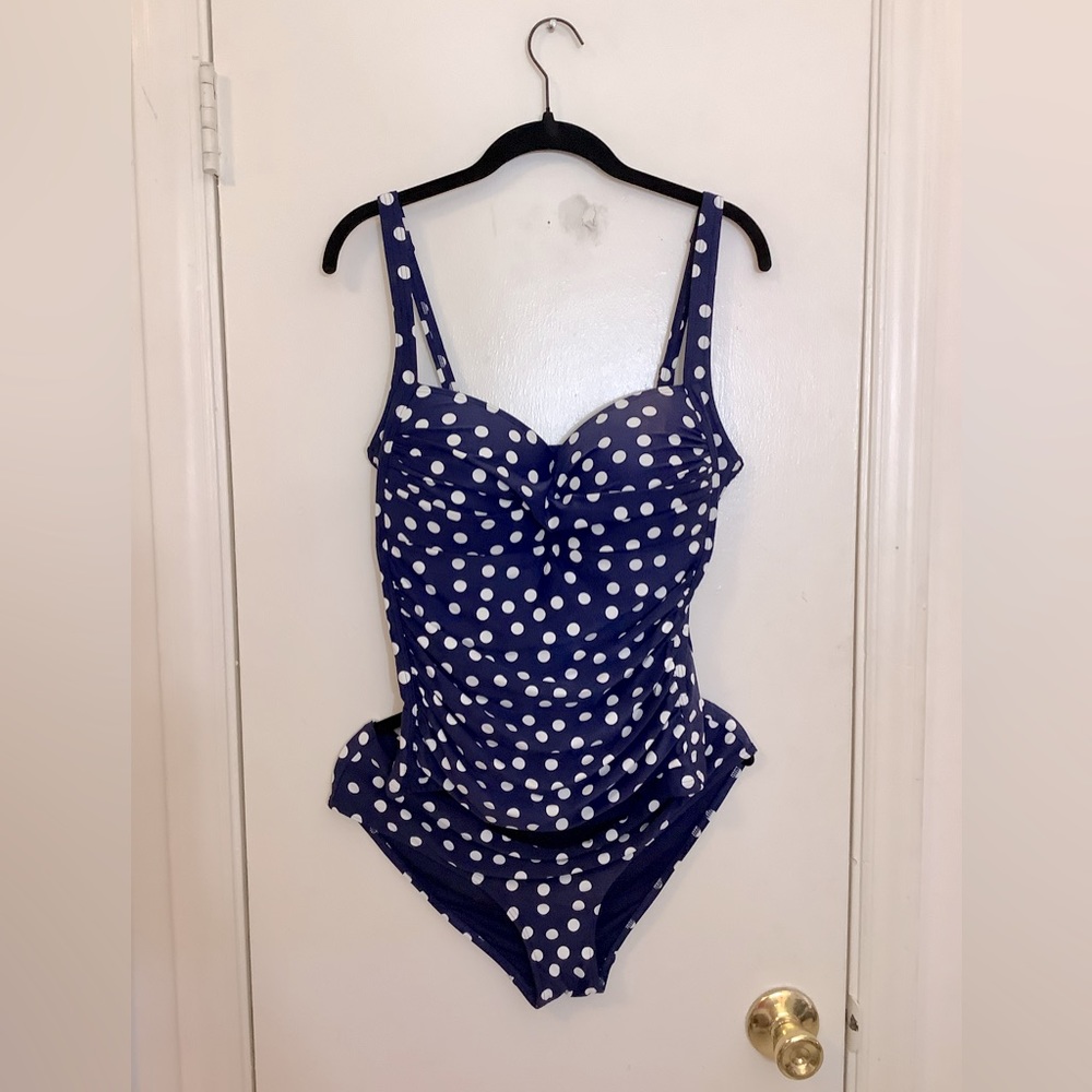 2/$40🔥NipTuck Swimsuit-size 16